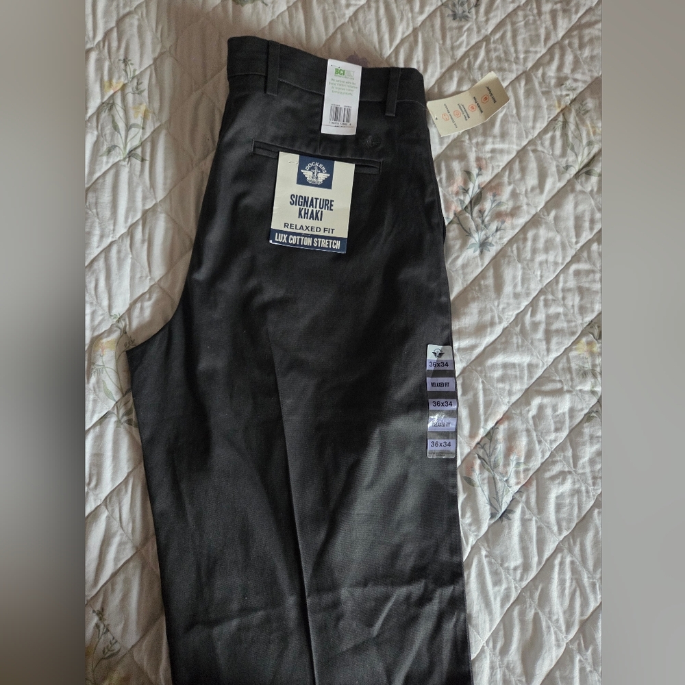 Dockers Men's Relaxed Fit Khaki Pants - Dark Gray